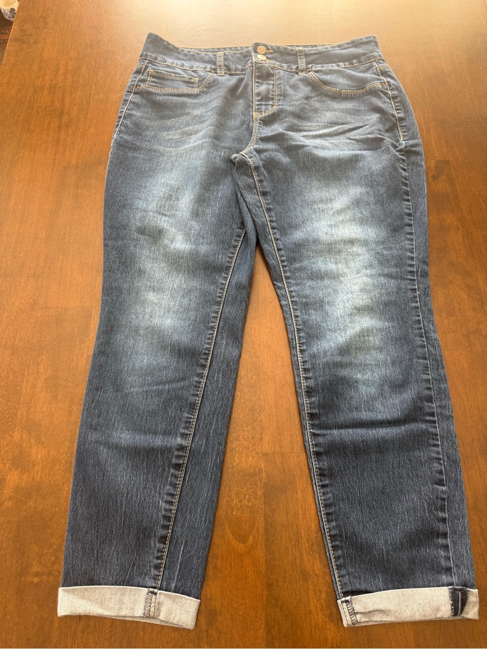 Royalty For Me Dark Wash Stretch Capri Jeans Cuffed Hem Size 14